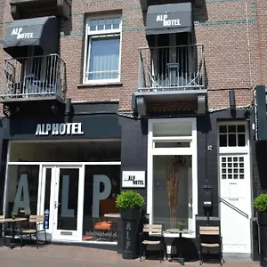 Alp Hotell