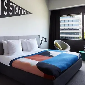 The Social Hub West 4 Star 4* אמסטרדם